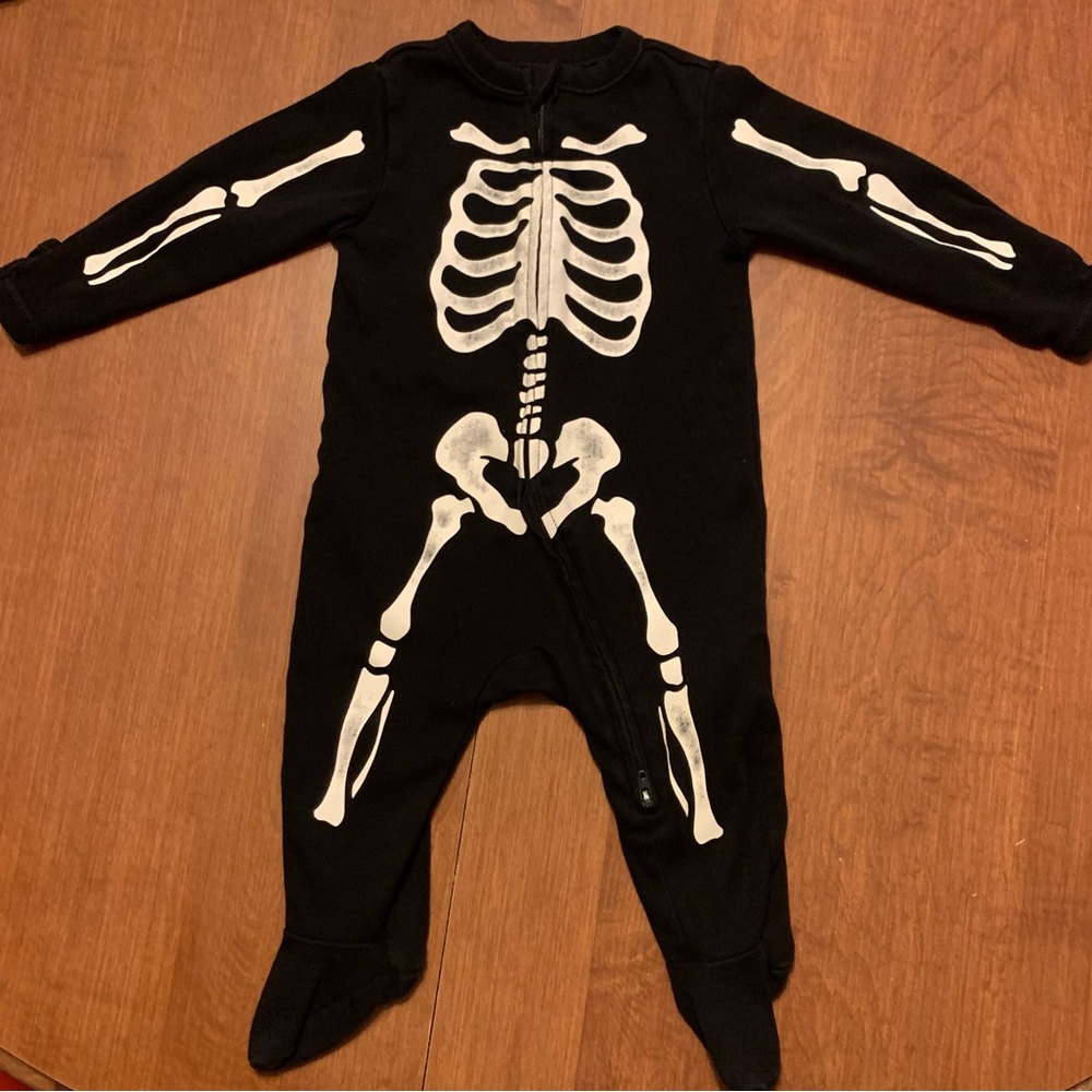 6-9m one piece skeleton footie pajamas